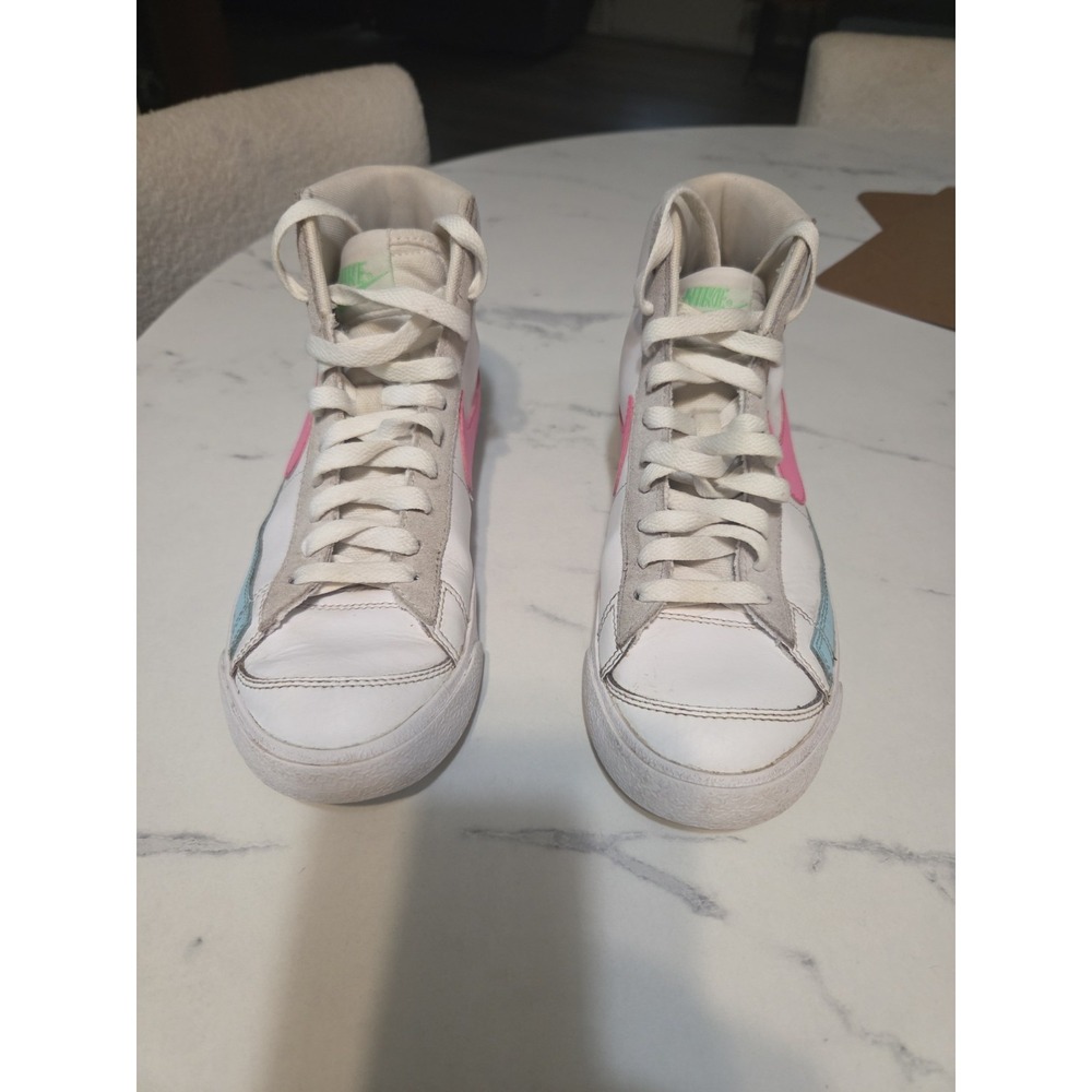 Nike Women's Blazer Mid '77 Vintage 'Pastel' (Style Code: DA4295-100). Women's 7 View 2